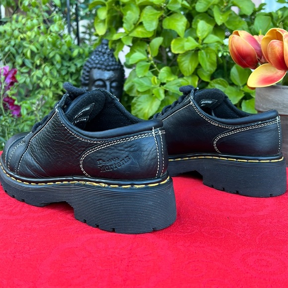 🏴󠁧󠁢󠁥󠁮󠁧󠁿 Dr. Martens MIE Chunky Black Cap Toe Oxfords UK 6 - Picture 5 of 17